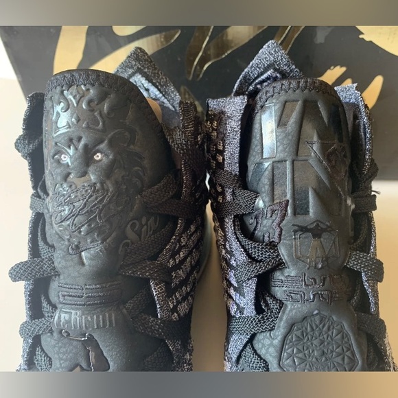 Nike LeBron XVII Oreo, Men's Size 9.5, BQ3177 002, NEW WITH BOX! - Picture 3 of 11